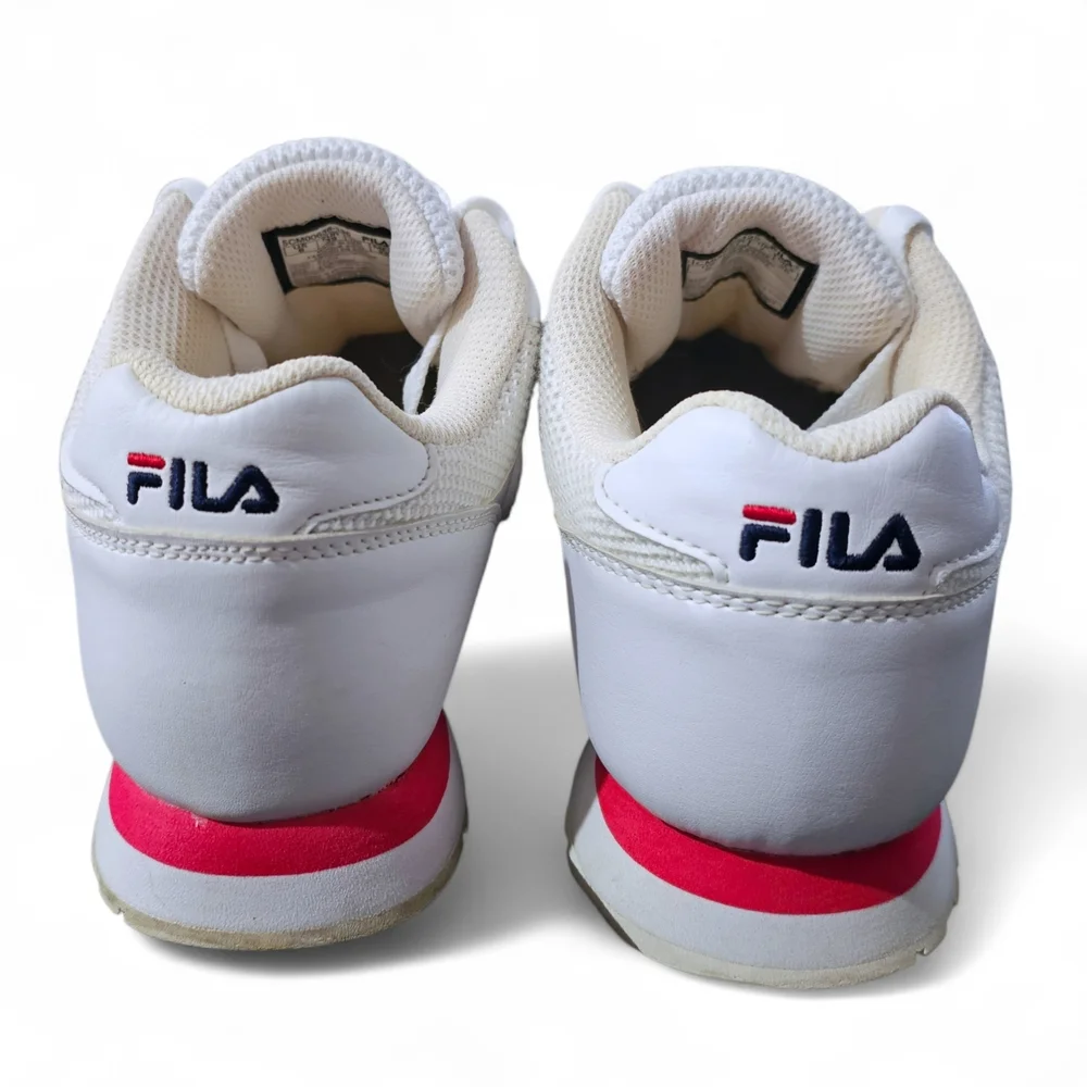 FILA Women's‎ Sneakers Size 8 – White Athletic Shoes – Lace Up Casual